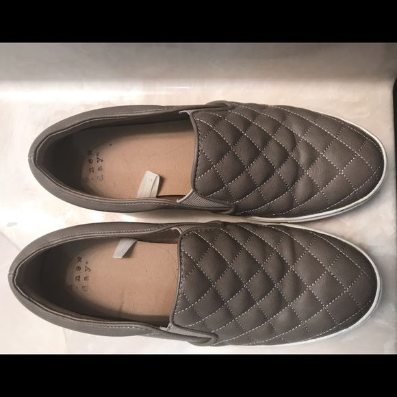 Size 7 gently worn! - Picture 3 of 4